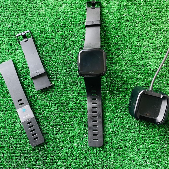 Fitbit Versa - Picture 3 of 3